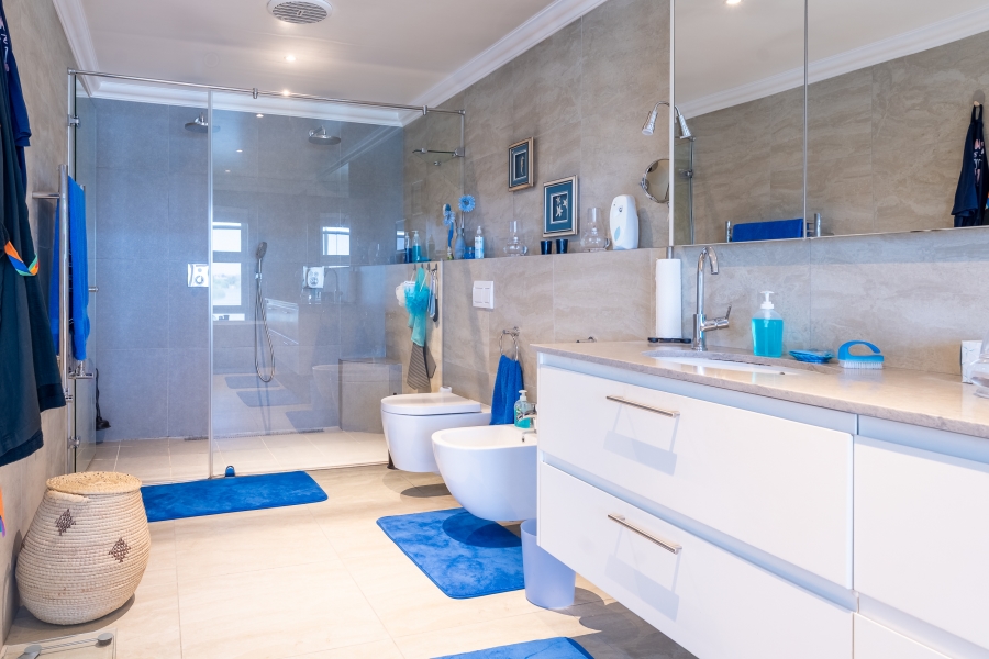 3 Bedroom Property for Sale in Lake Michelle Western Cape